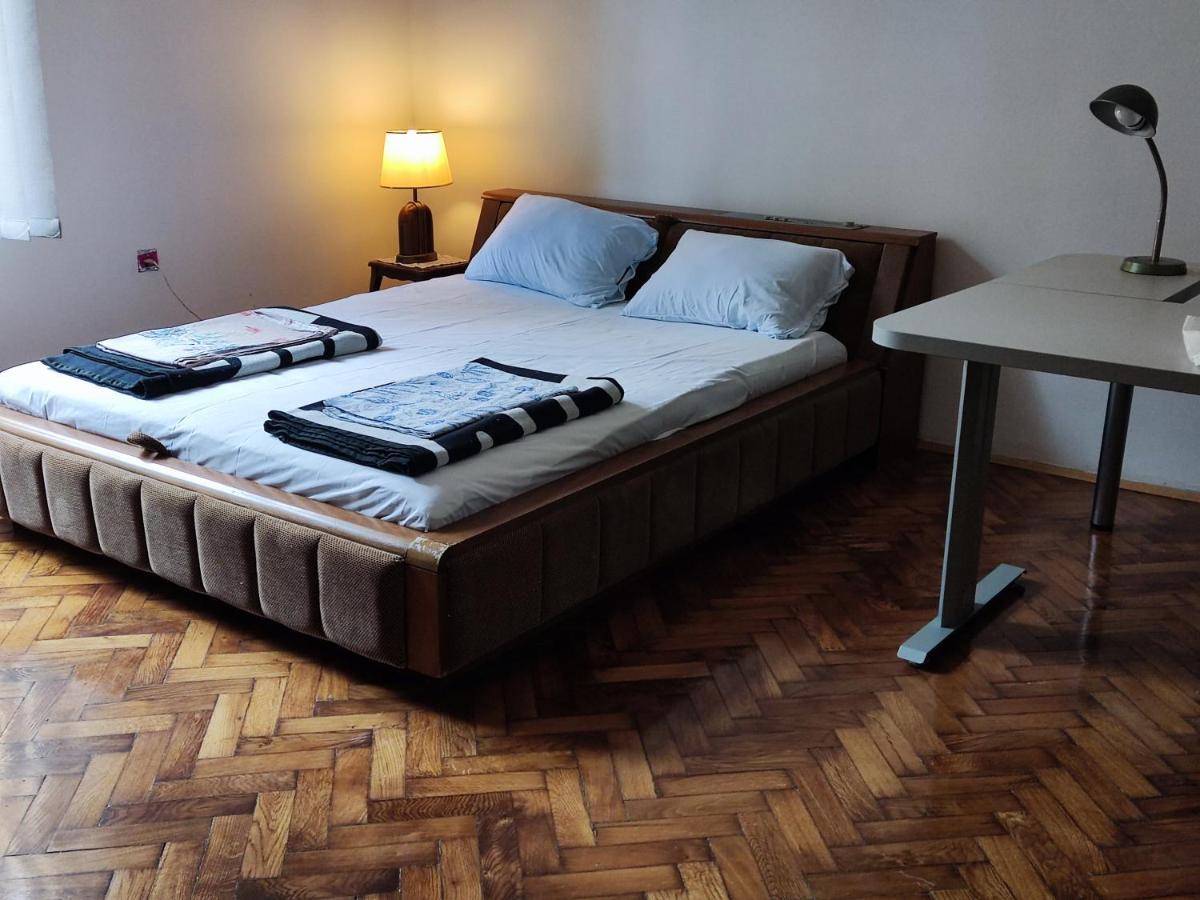 Vintage Apartment In The Center Of 노비사드 외부 사진